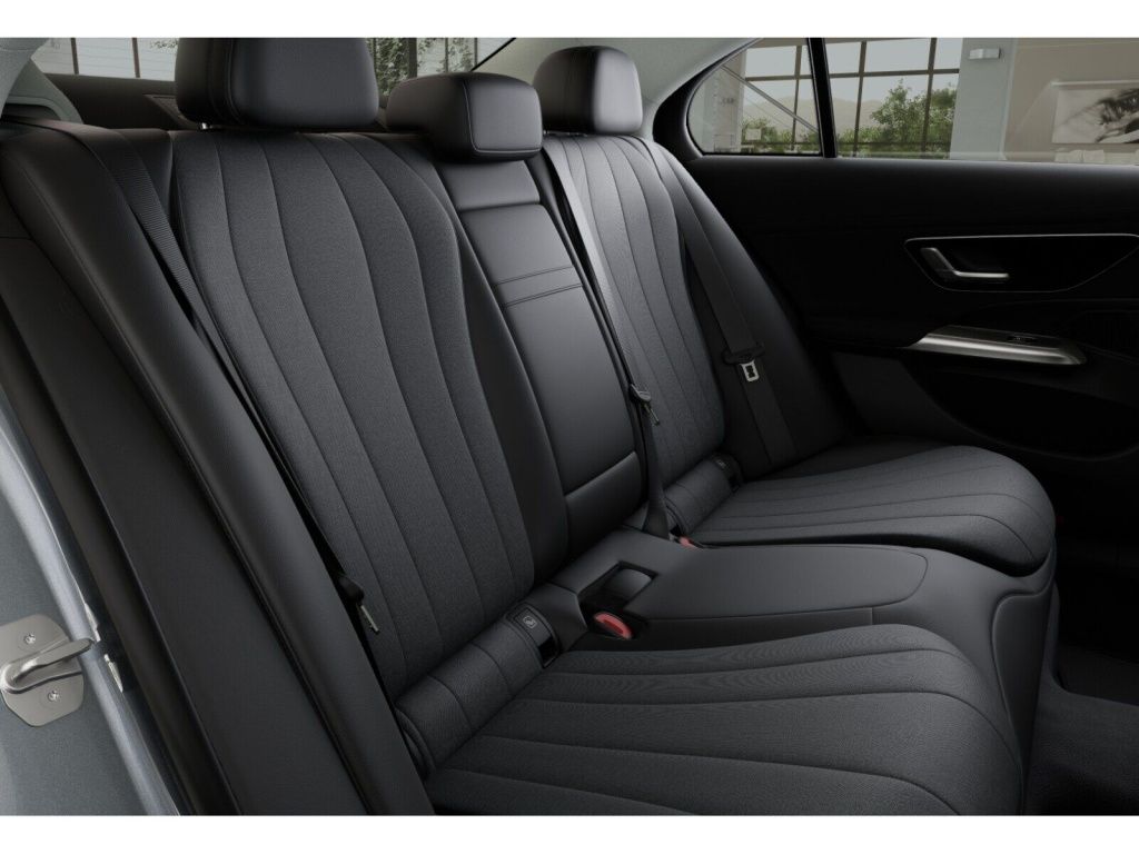 Mercedes-Benz E 220 d 4M AVANTGARDE AMBIENTE DISTRO MBUX NAVI foto 13