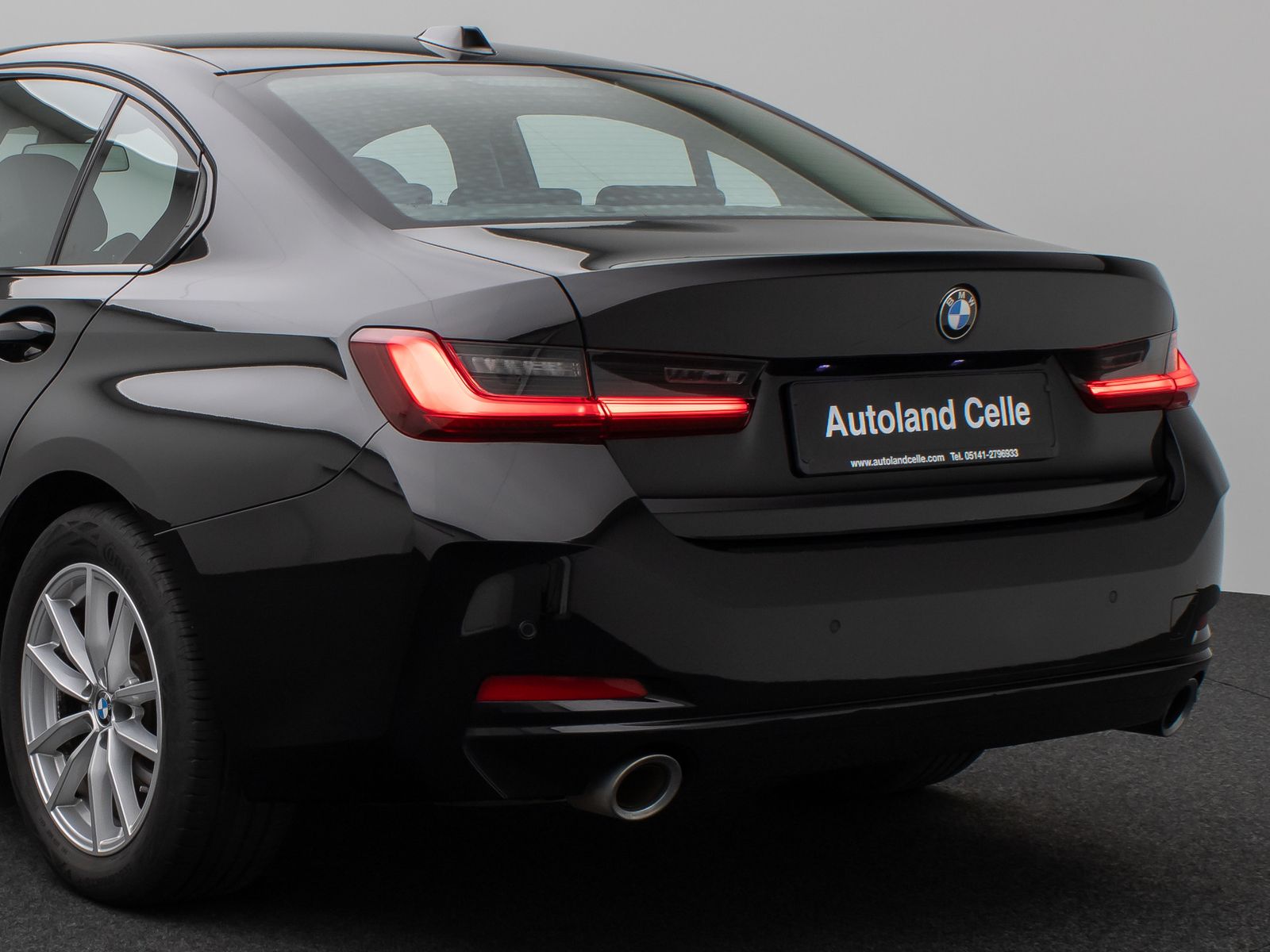 Fahrzeugabbildung BMW 320d Lim. DAB HUD CockPitPro Leder PDC Sport
