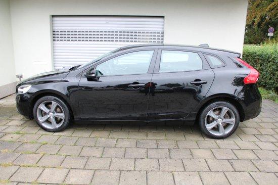 Volvo V40 T2 Momentum  LED Navigation Klimaautomatik P