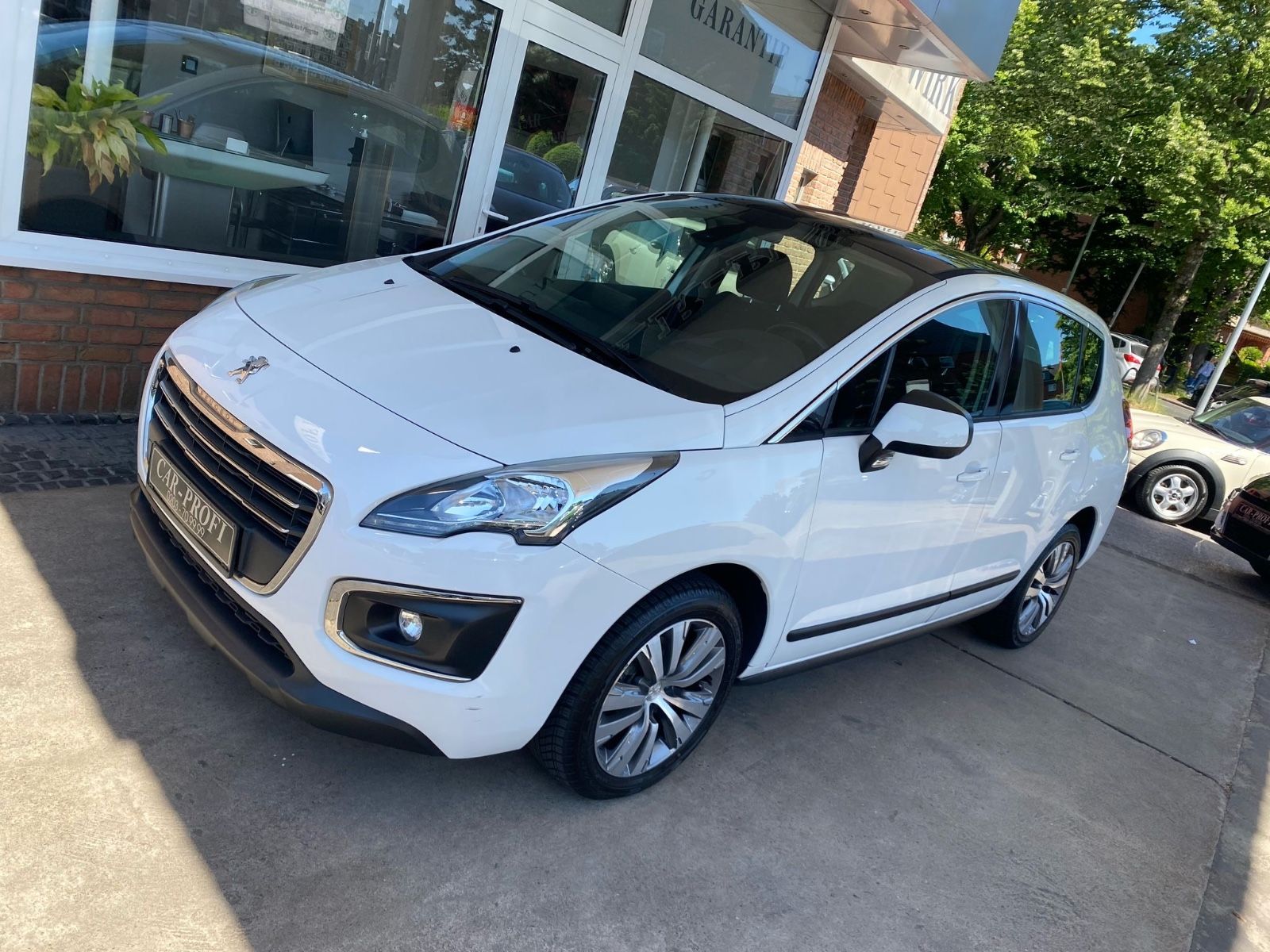 Fahrzeugabbildung Peugeot 3008 Active Autom.  Navi/Panorama/Kamera/1.Hand