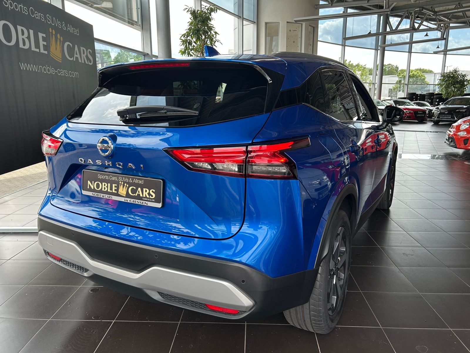 Fahrzeugabbildung Nissan Qashqai Premiere Edition PANO HUD 360° LED NAV