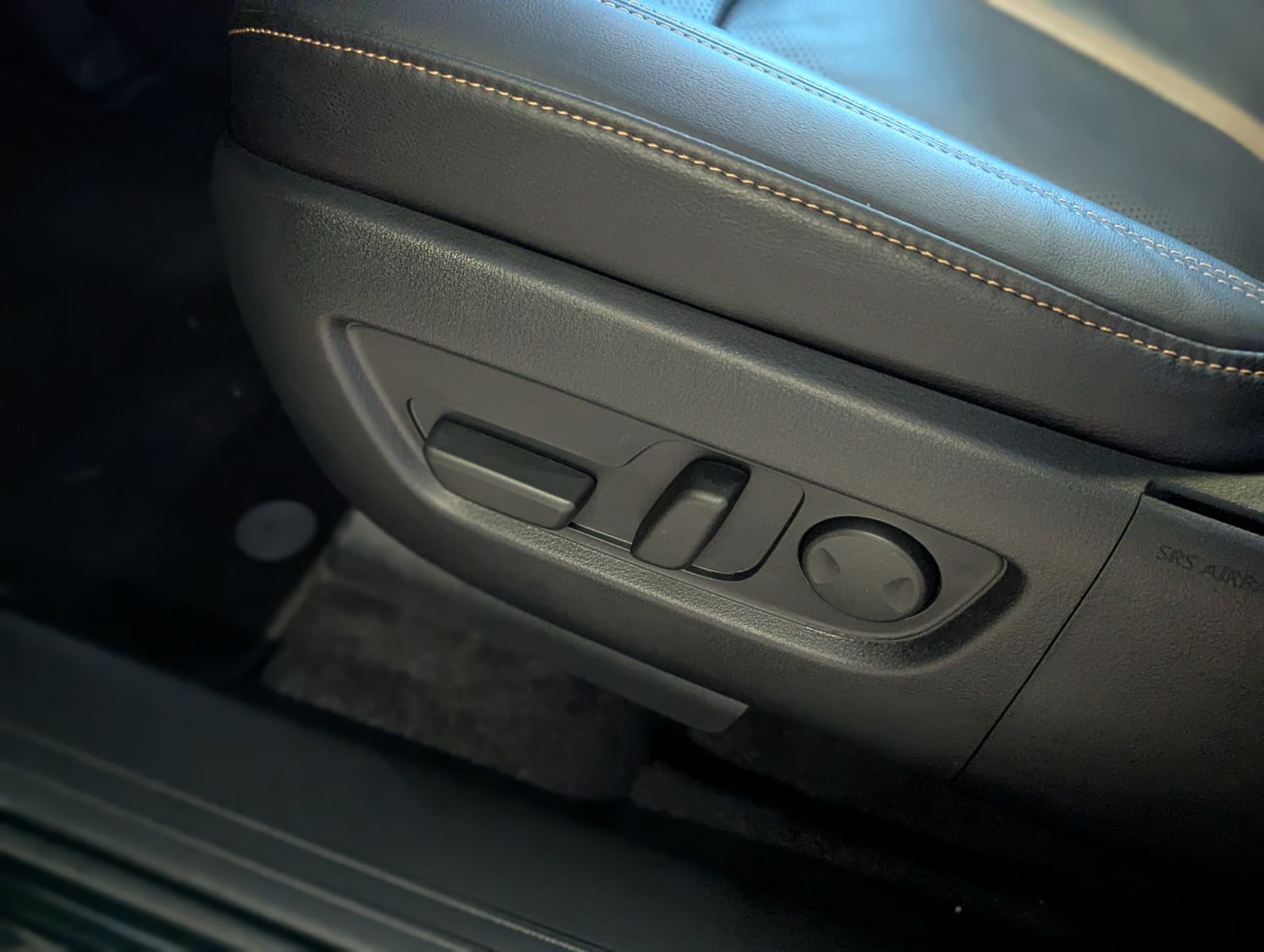 Fahrzeugabbildung Mazda CX-80 3.3L E-SKYACTIV D 254 HOMURA+ 7-Sitze Pano