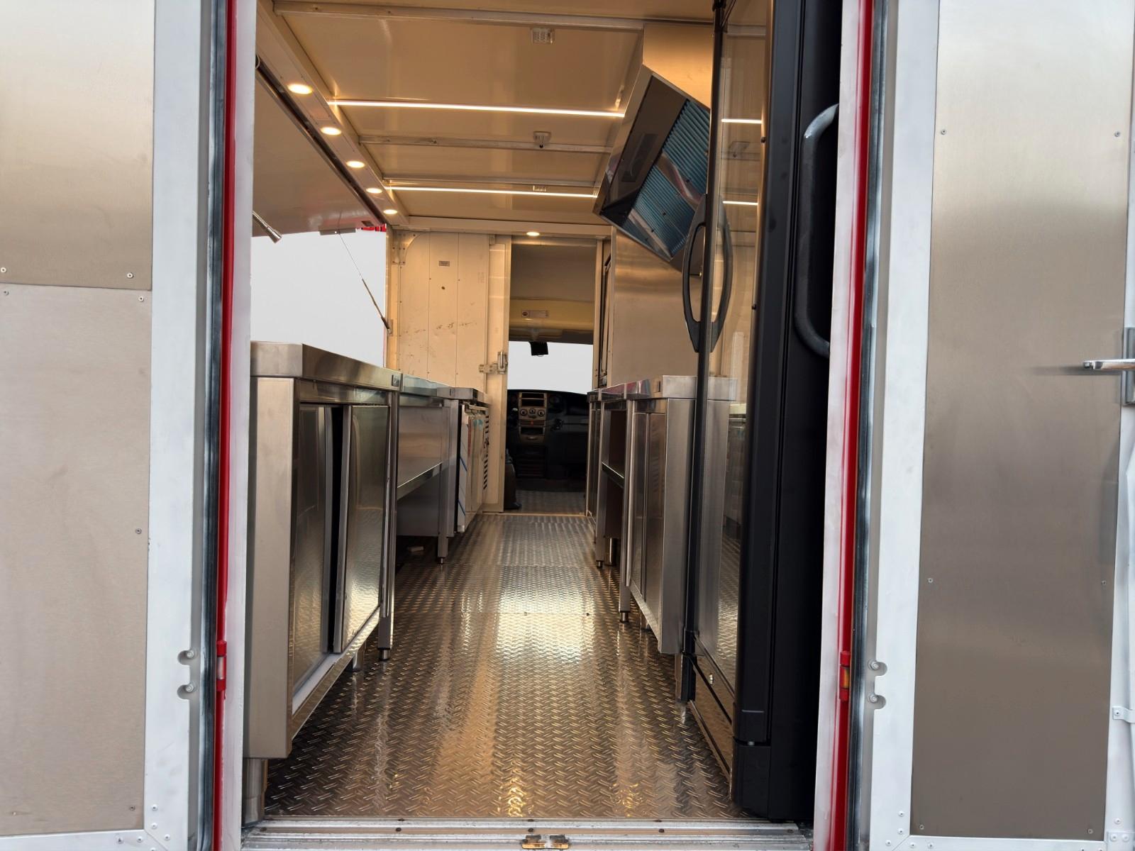 Iveco Foodtruck/ Imbisswagen - komplett ausgestattet