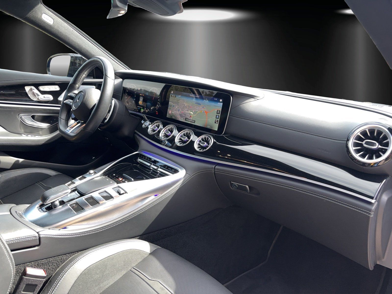 Fahrzeugabbildung Mercedes-Benz AMG GT 63 S E DISTRO Burme HUD Keramik DYNAMIC+