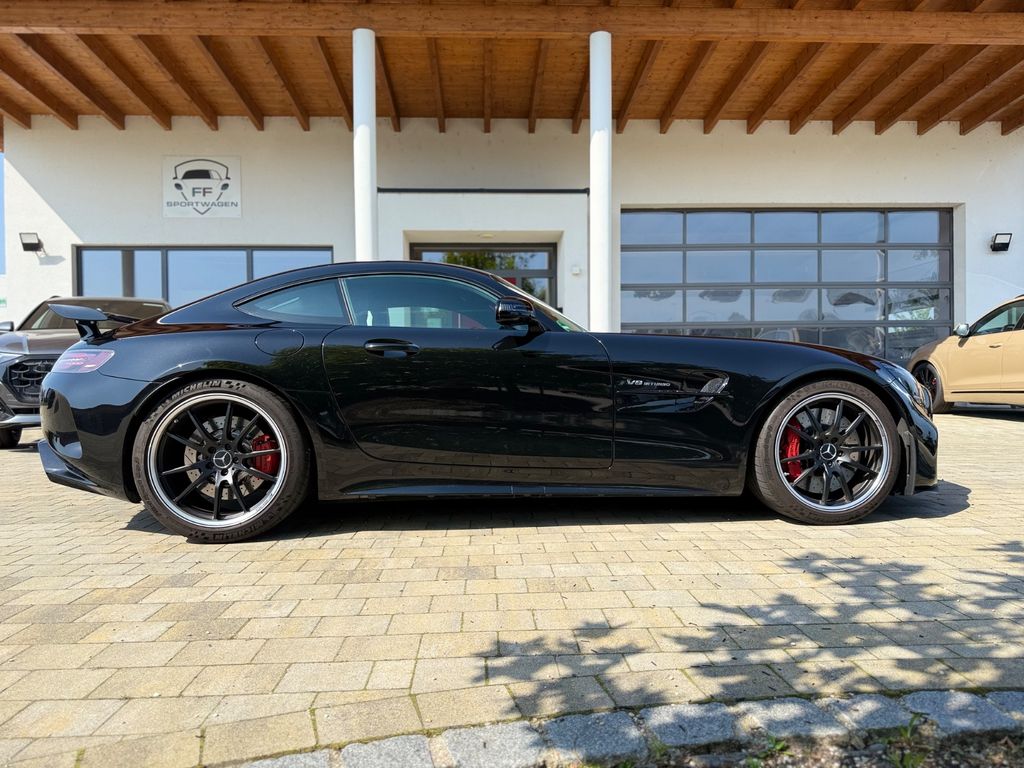 Mercedes-Benz AMG GT R