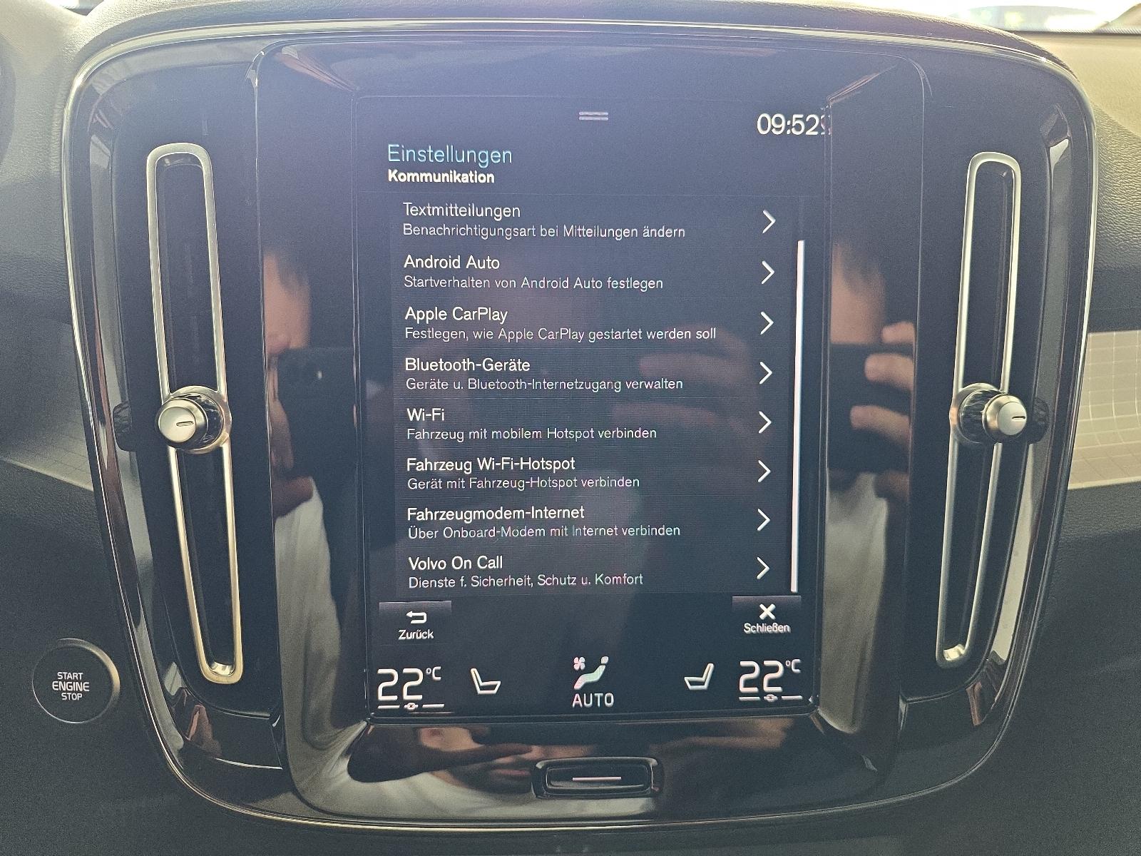 Volvo XC40 T3 Momentum Pro ACC BLIS AHK Kamera LED SHZ