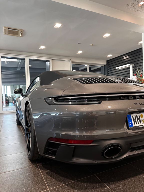 Image of Porsche 992