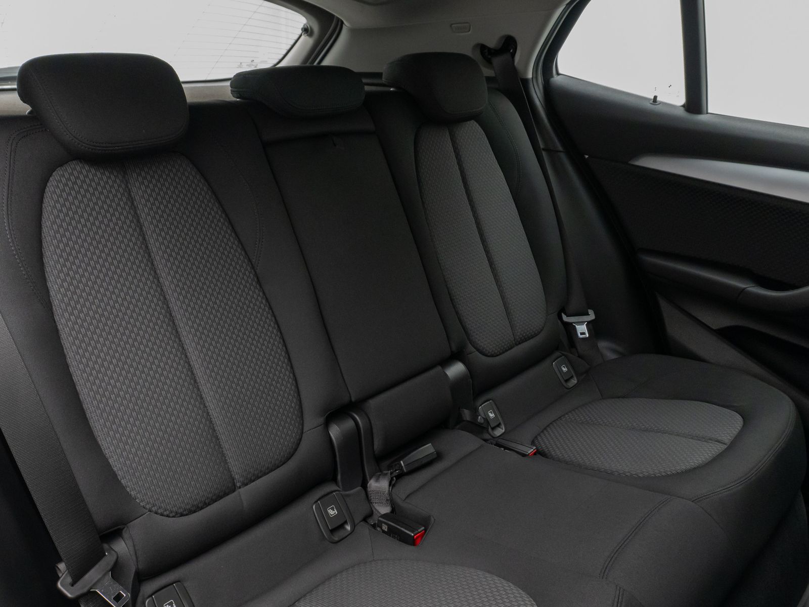 Fahrzeugabbildung BMW X2 xD25e DAB Navi Parkassist Geschwindigkeitsreg
