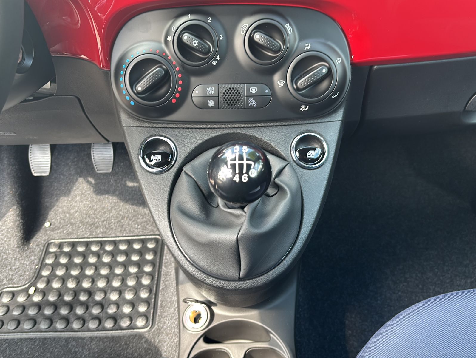 Fahrzeugabbildung Fiat 500 1.0 Hybrid Club