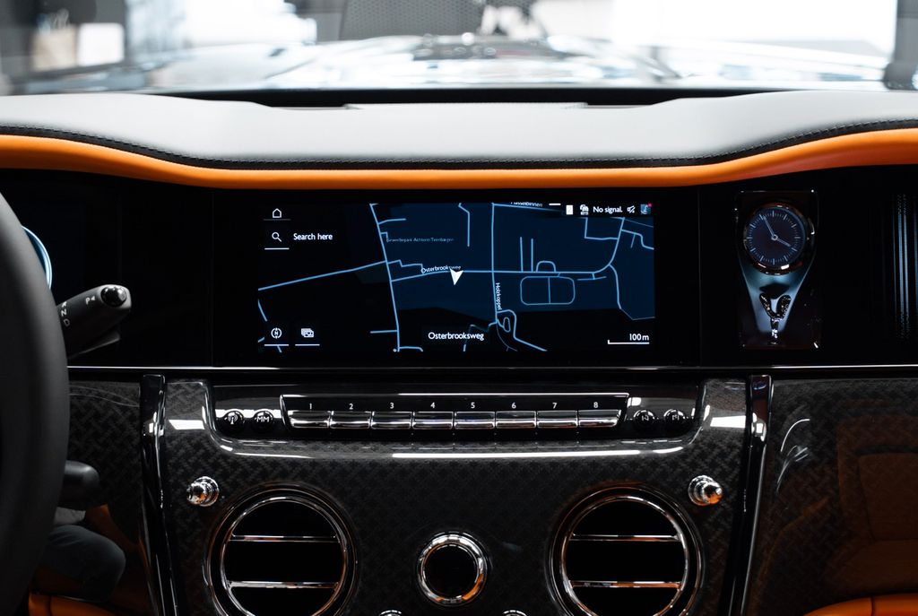 Cullinan BLACK BADGE 2026 BLACK/ORANGE 4 SEATS - Bild 18