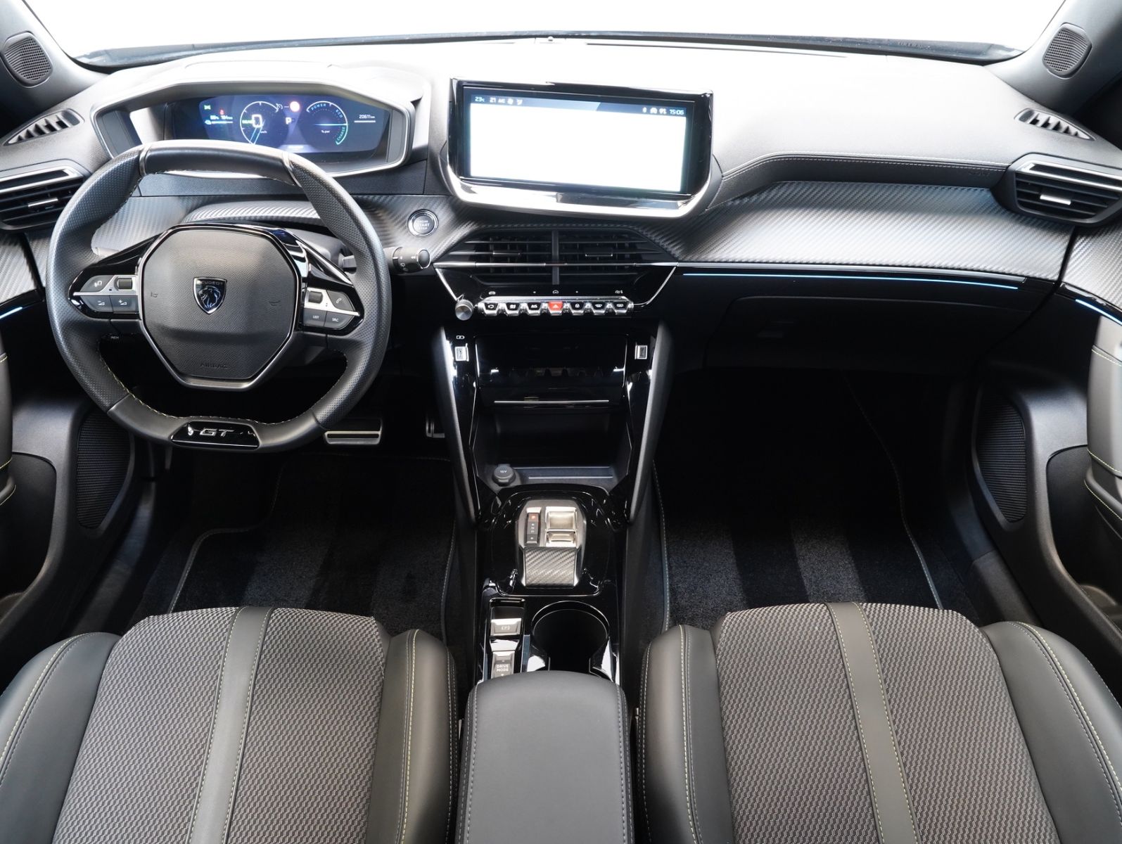 Fahrzeugabbildung Peugeot 2008 e- GT 11KW/LED/NAVI/360°/SOH