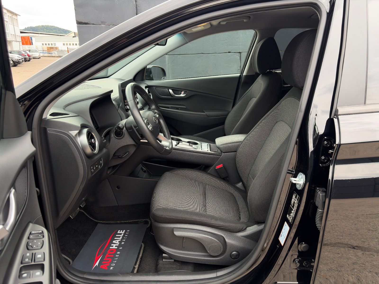 Fahrzeugabbildung Hyundai KONA E Advantage 11kw OBC LED ACC CAM SHZ NAVI