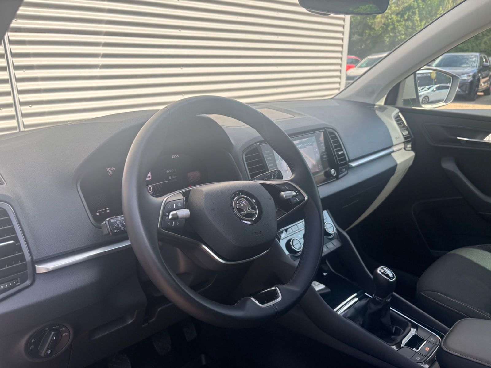 Fahrzeugabbildung SKODA Karoq Selection 1.5TSI