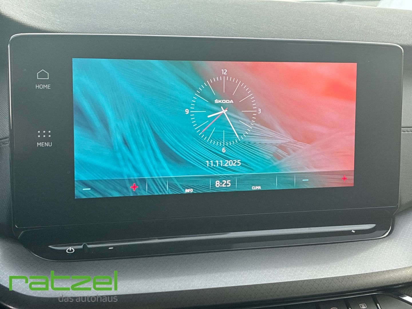 Fahrzeugabbildung SKODA Octavia Combi 2.0 TDI DPF Ambition Navi LED Smar