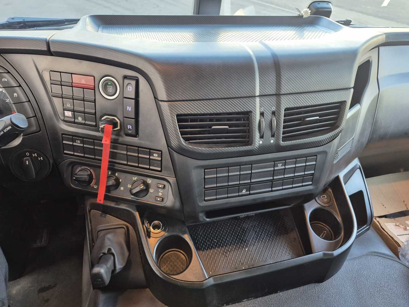 Fahrzeugabbildung Iveco AD360X46Z HR OFF 8x4 Hinterkipper HARDOX DAB+