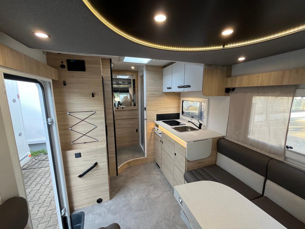 Challenger 260 Ultimate Edition Solar Markise Arctic – Foto 8 von 16