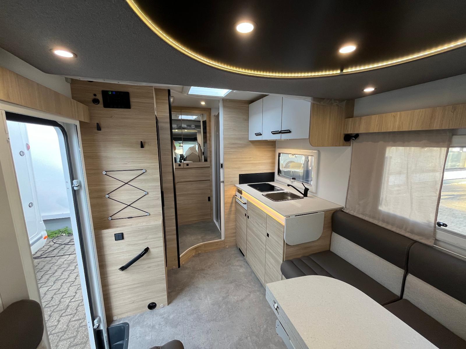 Challenger 260 Ultimate Edition Solar Markise Arctic – Foto 8 von 16
