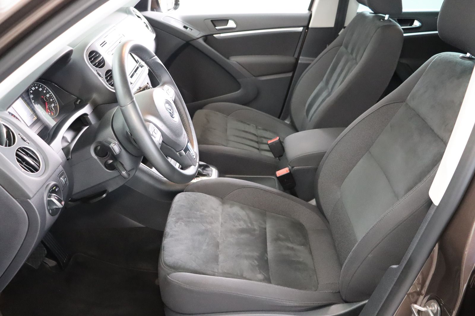 Fahrzeugabbildung Volkswagen Tiguan * Pano * Navi * Xenon * Parkassistent Tra