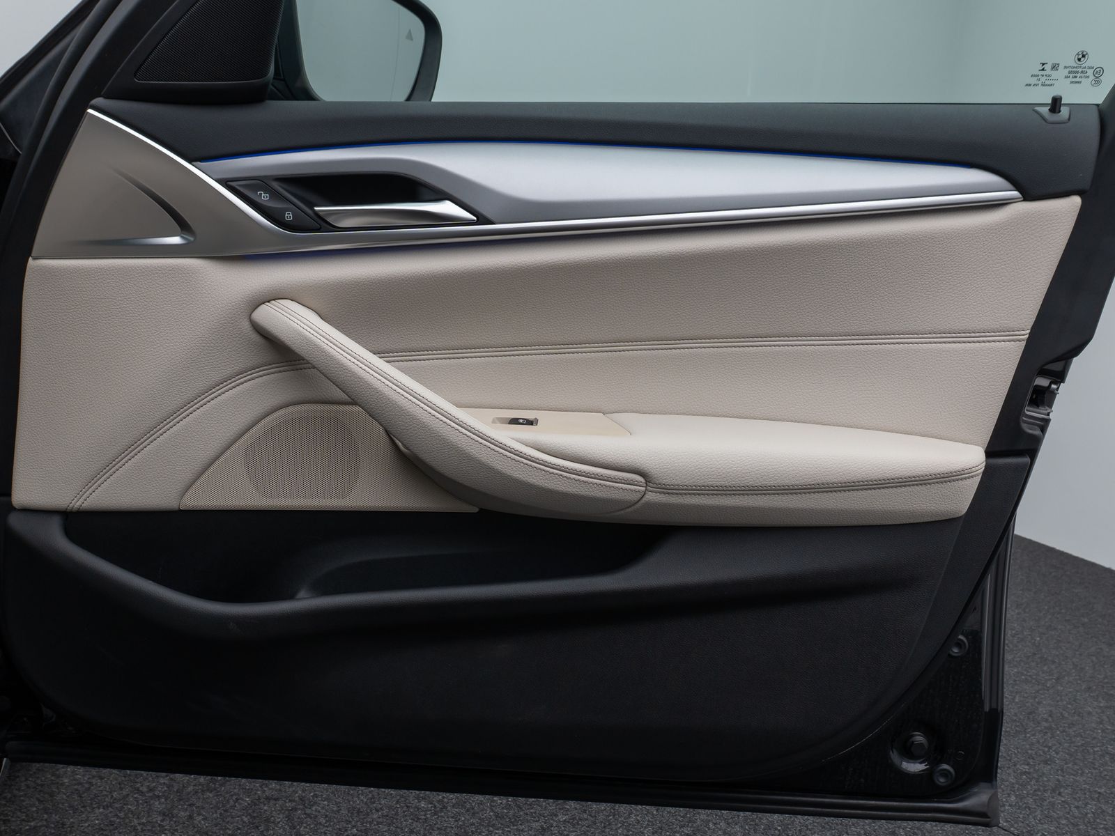 Fahrzeugabbildung BMW 530d  Panorama Kamera Laser HUD DAB HiFi Komfort