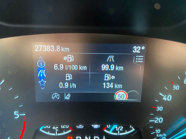 Fahrzeugabbildung Ford Focus Turnier Titanium NAVI+RFK*AHK*Winterräder