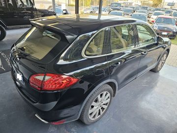 Porsche Cayenne - 7