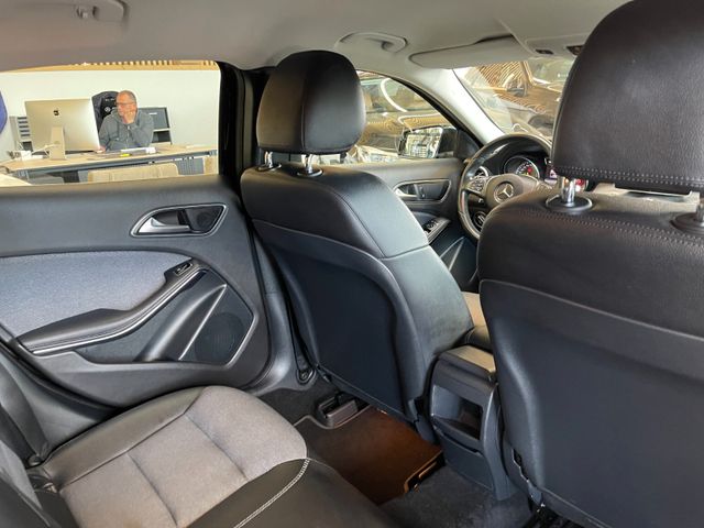 Mercedes-Benz GLA 200 7G-DCT Style *NAVI*XENON*SHZ*TEMPOMAT*