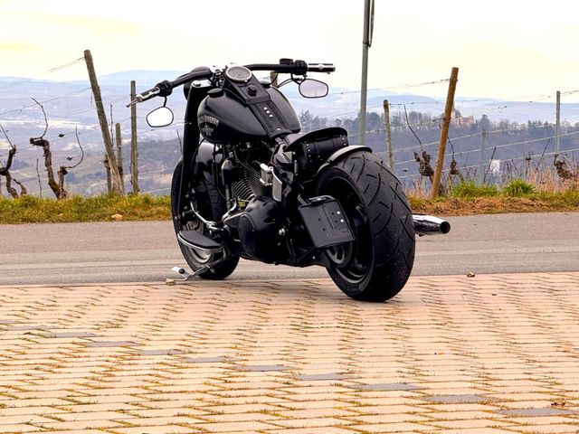 Harley-Davidson FAT BOY FLSTF  - CUSTOM BOBBER