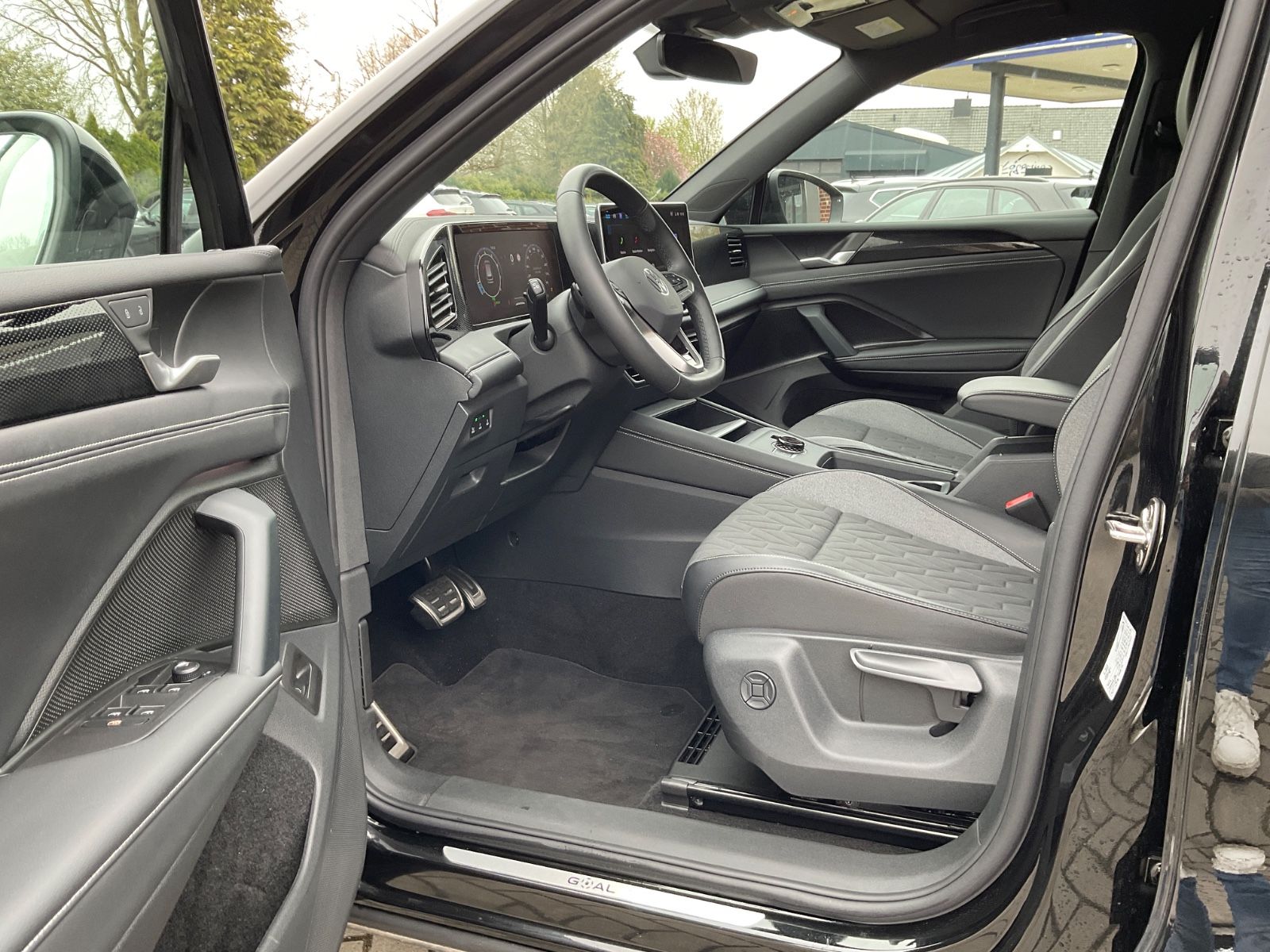 Fahrzeugabbildung Volkswagen Tiguan 1.5 eTSI DSG GOAL,AHK,Kamera,Navi,ACC