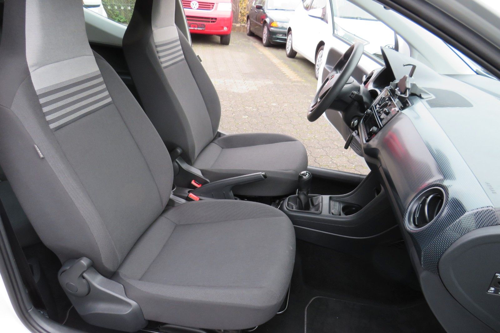 Fahrzeugabbildung Volkswagen up! KLIMA TELVOR MAPS&MORE TELVOR. 1.HD