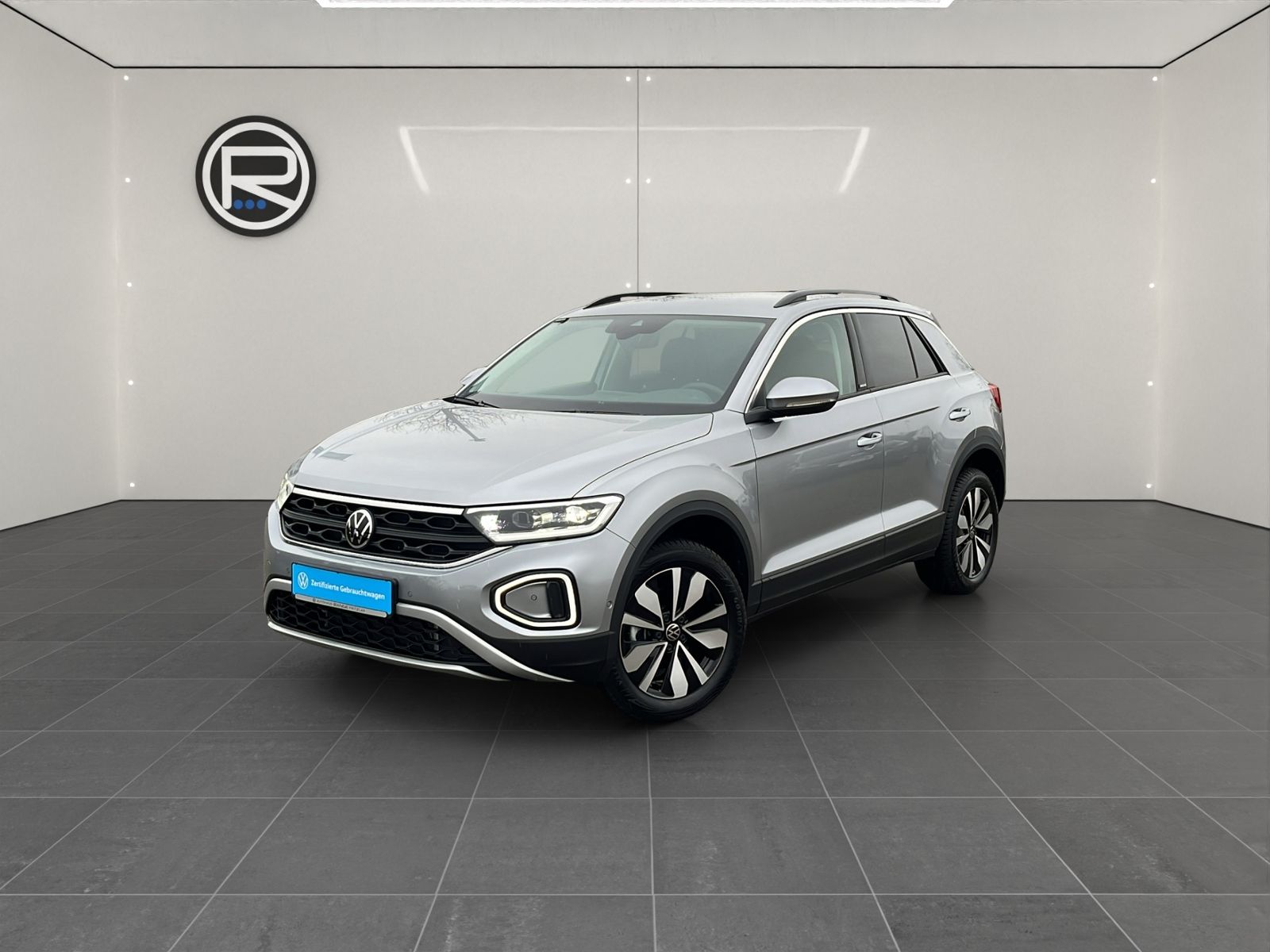 Volkswagen T-Roc 1.5 TSI MOVE DSG foto 2