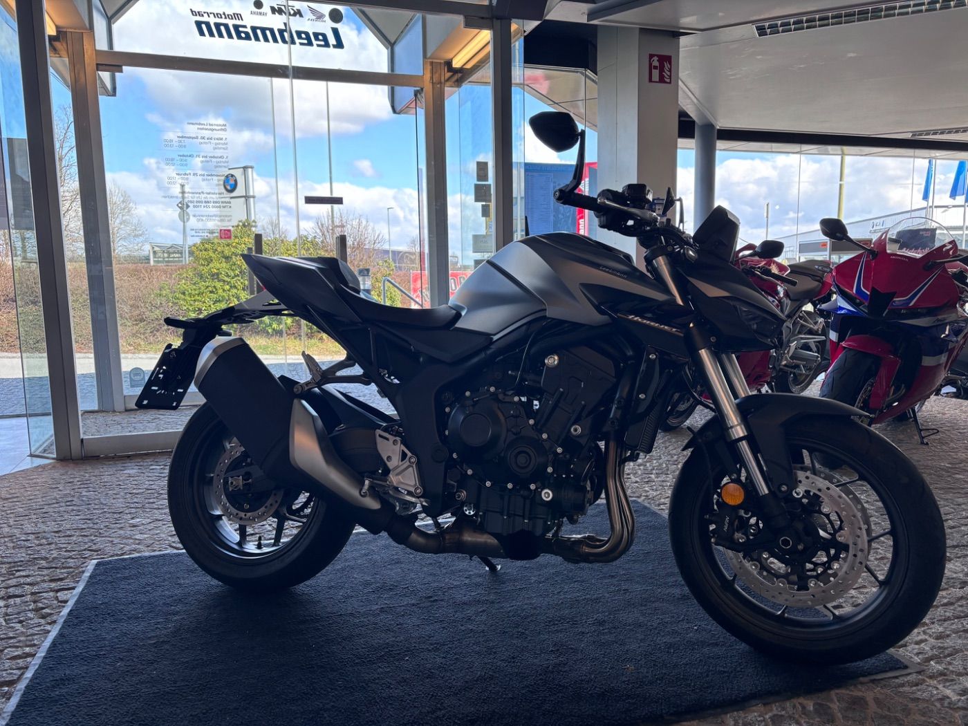 Fahrzeugabbildung Honda CB 1000 Hornet Lenkerendspiegel, Soziusabdeckung
