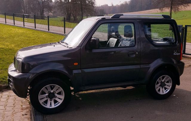 Suzuki Jimny 1.3 4 WD Style Straßenfahrzeug