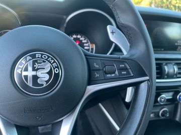 Alfa-Romeo Stelvio - 10