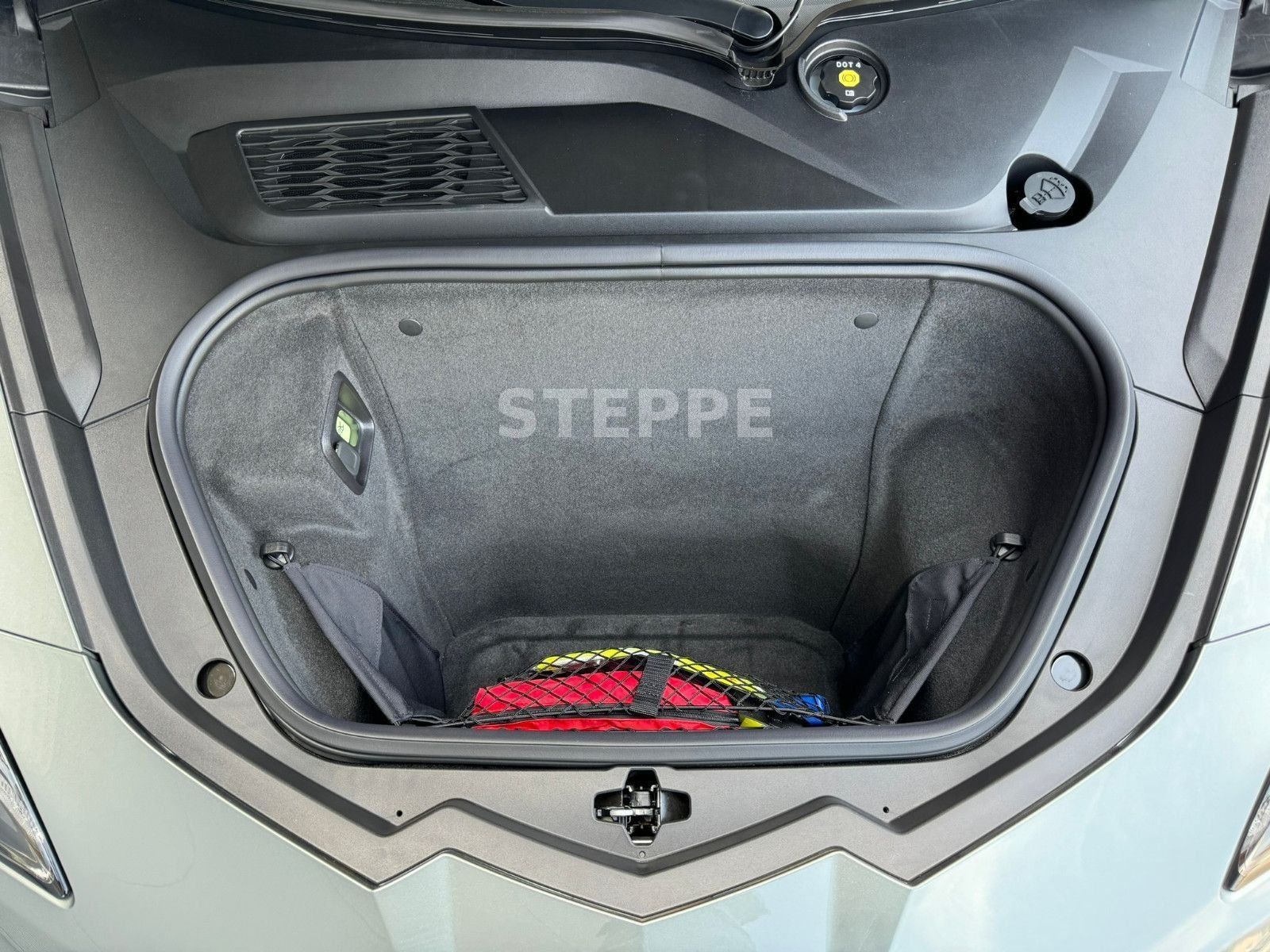 Corvette C8 Stingray Coupe 6,2 V8 3LT Europamodell STEPPE