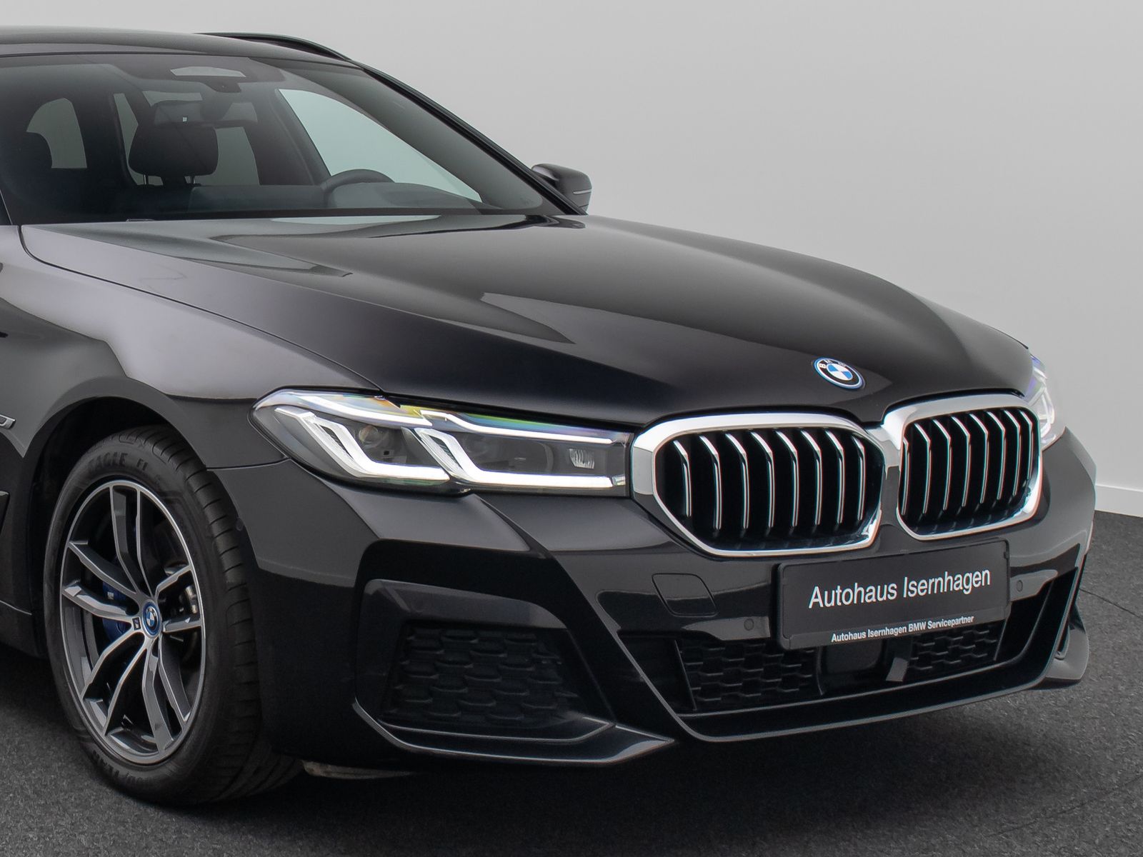 Fahrzeugabbildung BMW 530e xD M Sport DAB H/K HUD Panorama Laser AHK