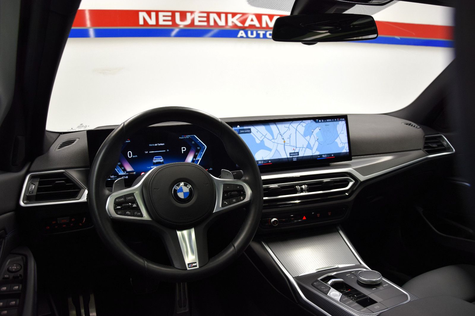 Fahrzeugabbildung BMW 320i M Sport Schiebedach ACC AHK HuD Memory