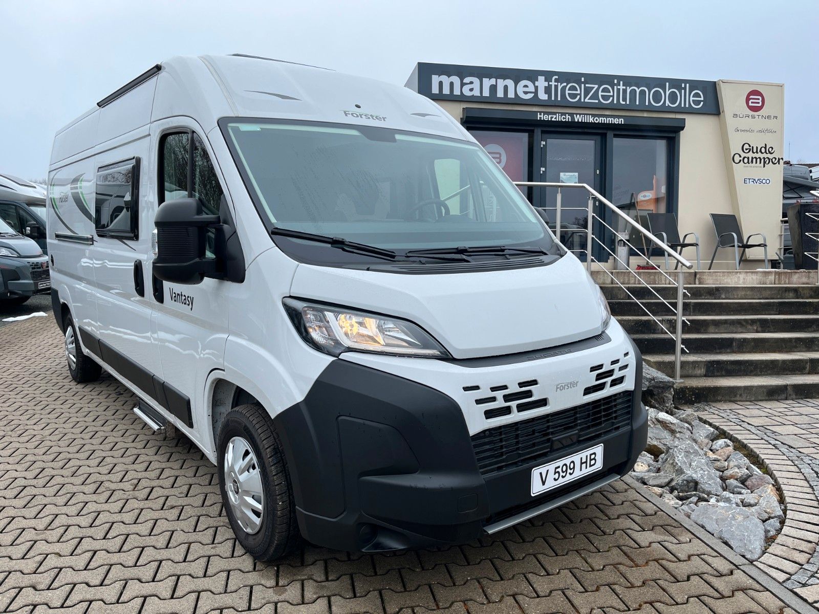 Fahrzeugabbildung Forster Vantasy V 599 HB *Modell26*Rückfahrkam.*Dieselhz