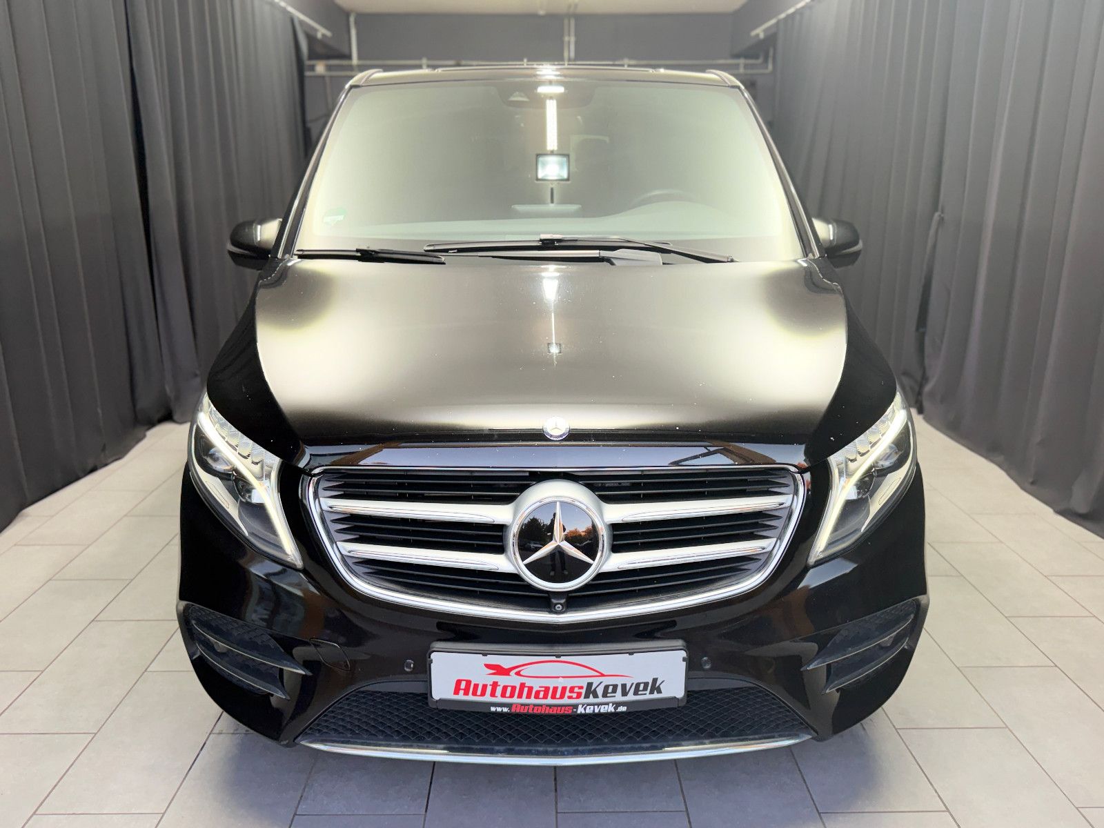 Fahrzeugabbildung Mercedes-Benz V 250d AVANTGARDE AMG EDITION lang|360°|AHK|LEDE