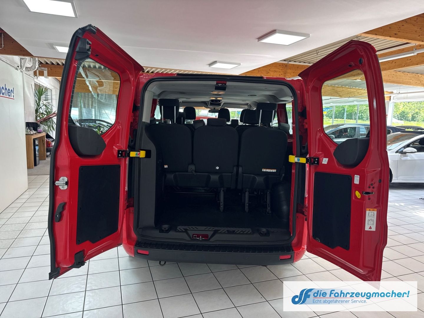 Fahrzeugabbildung Ford Transit Custom Tourneo 320 L1 Trend 2.0 TDCi EU6