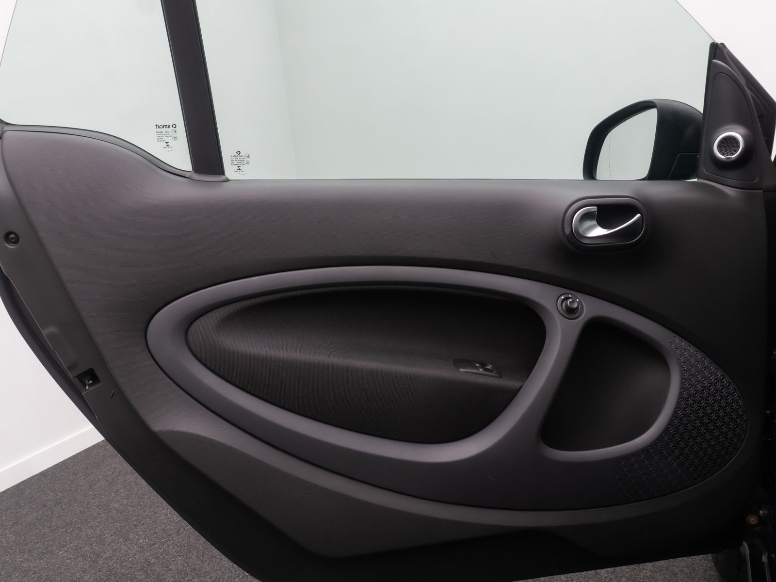 Fahrzeugabbildung Smart ForTwo Cabrio Tempomat Navi JBL Sitzhzng KlimaAT