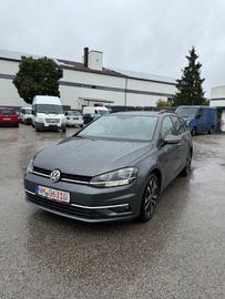 Volkswagen Golf - 1