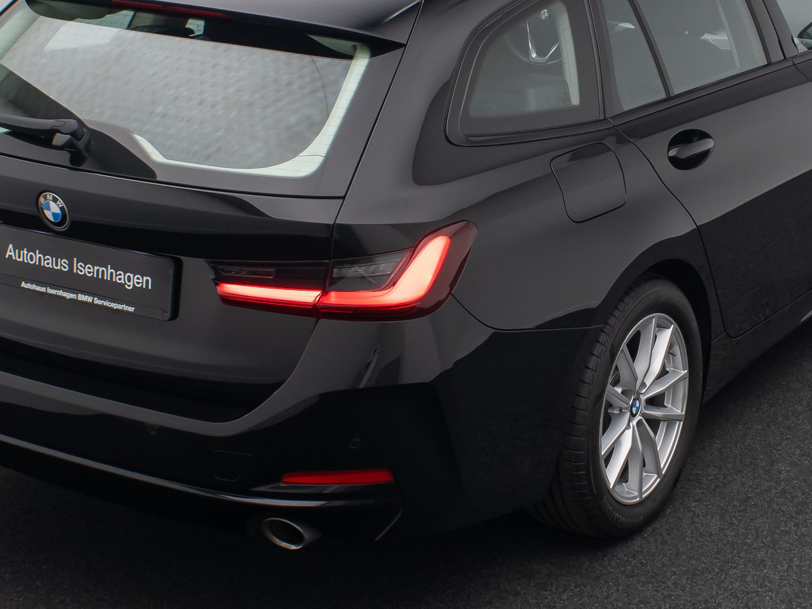 Fahrzeugabbildung BMW 318i GeschwindigReg DAB CockpitPlus PDC LED 17"