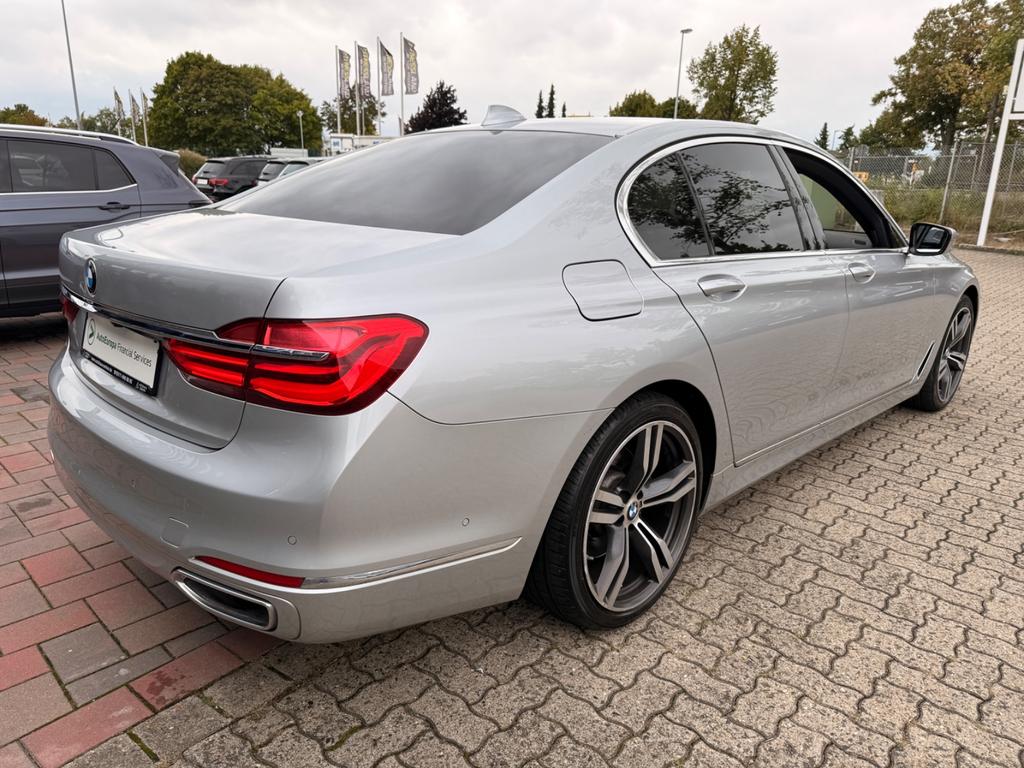 BMW 730