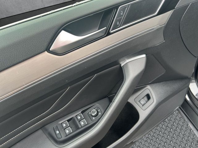 Passat Variant 2.0 TDI Elegance Bluetooth Navi