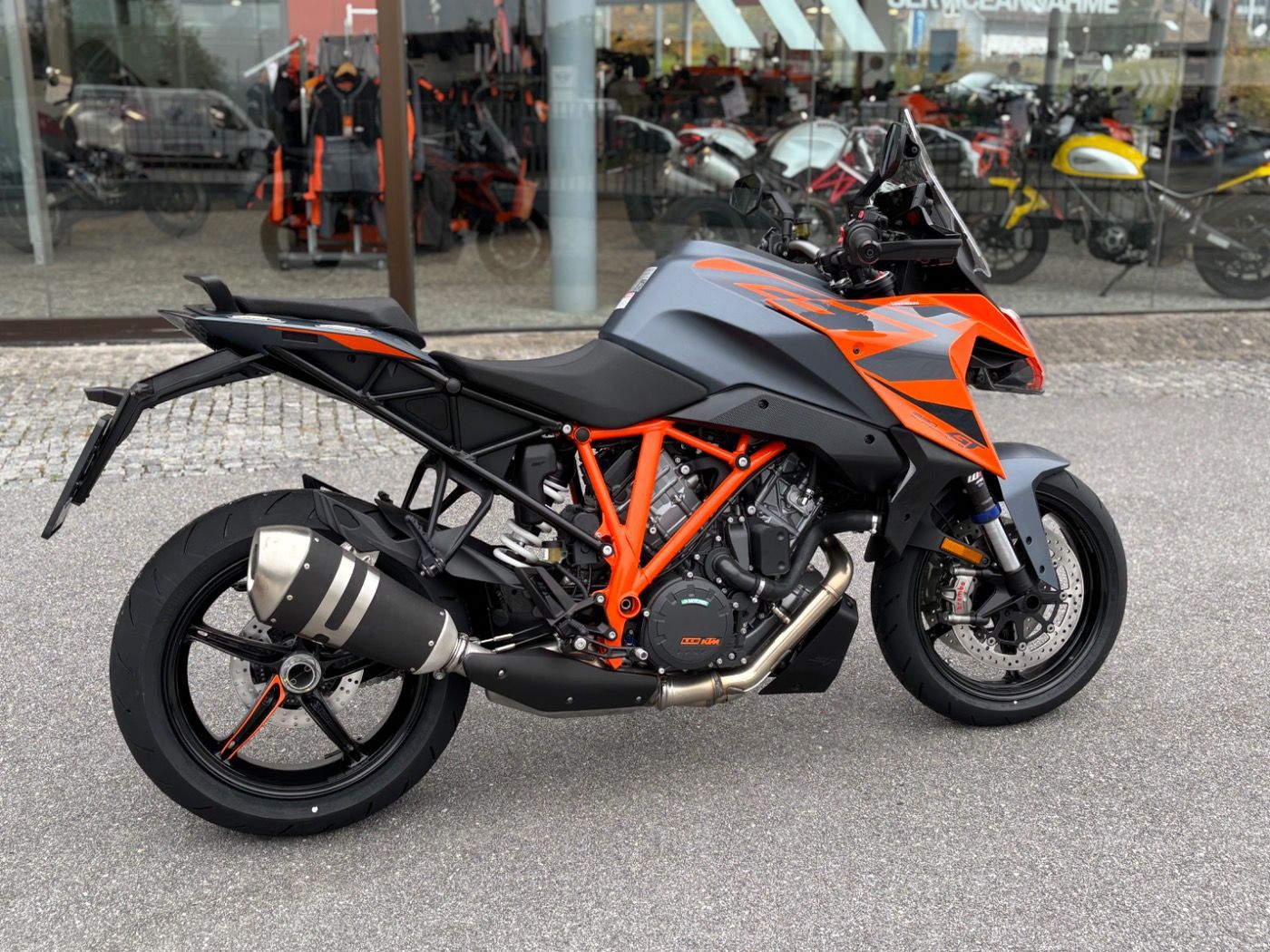 Fahrzeugabbildung KTM 1290 Super Duke GT 0% Finanzierung, 4 J. Garanti