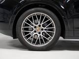 Porsche Cayenne Platinum Edition Surround View InnoDrive - Porsche Cayenne: Schwarz