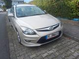 Hyundai i30 CW 1.6 Comfort Automatik,wenig gelaufen, Top - Hyundai i30 aus 2011: I30cw