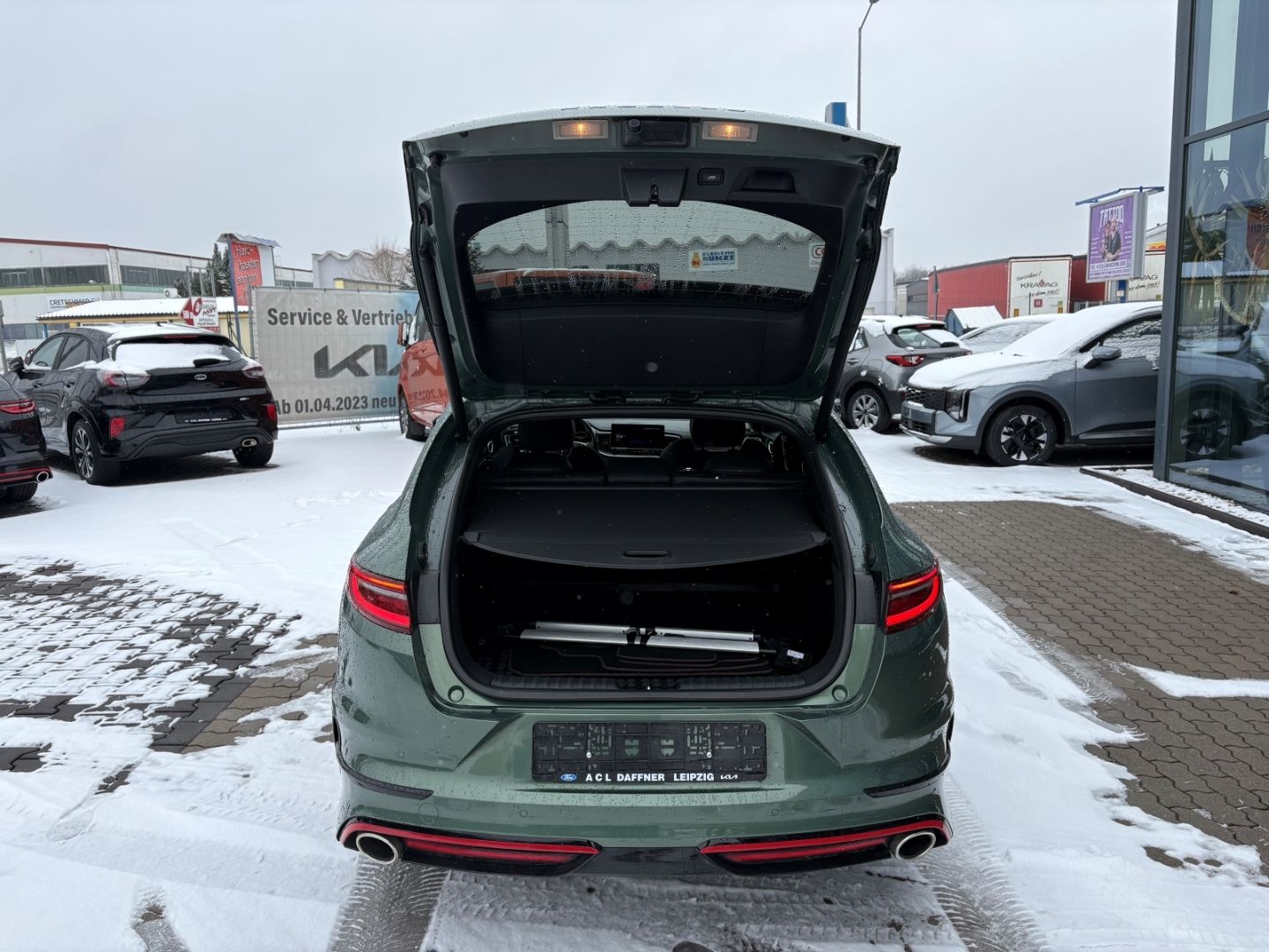 Fahrzeugabbildung Kia ProCeed GT VerkehrszeichER Kamera TotWinkASS AHK