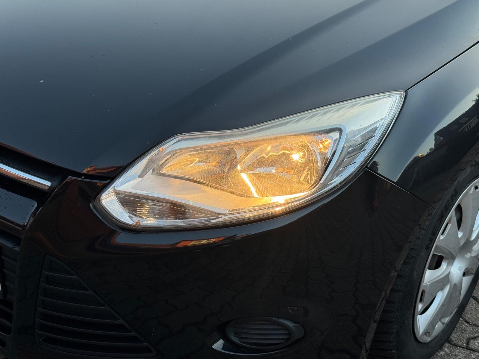 Ford Focus 2012 — photo 16