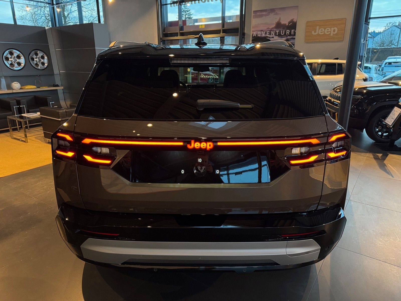 Fahrzeugabbildung Jeep Compass Elektro 74 kWh First Edition Pano 360°